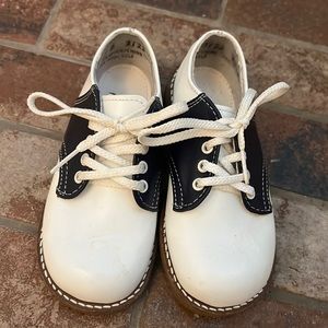 Amilio Saddle Shoes - Toddler Size 7 - Excellent condition